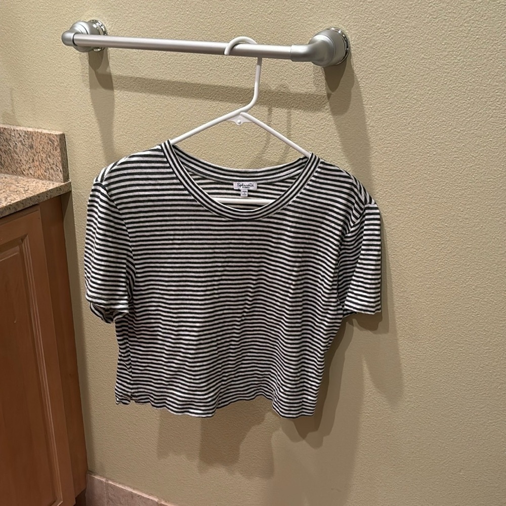 Splendid woman's black and white cropped striped tee shirt